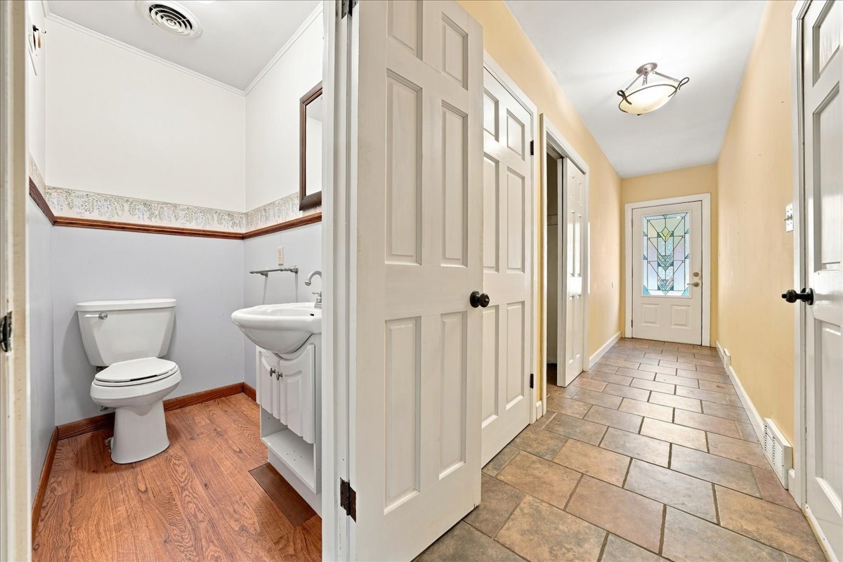 1500 Mayfield Avenue Property Photo 10