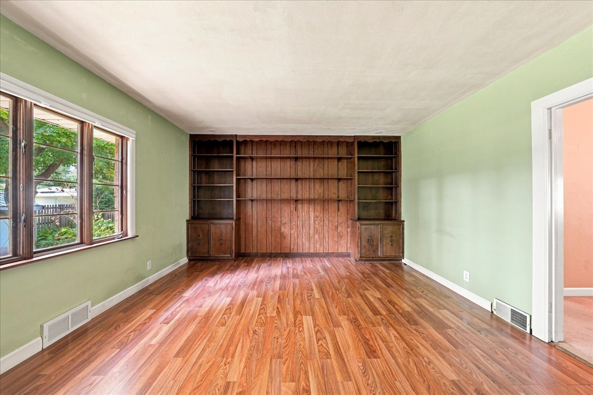1500 Mayfield Avenue Property Photo 11