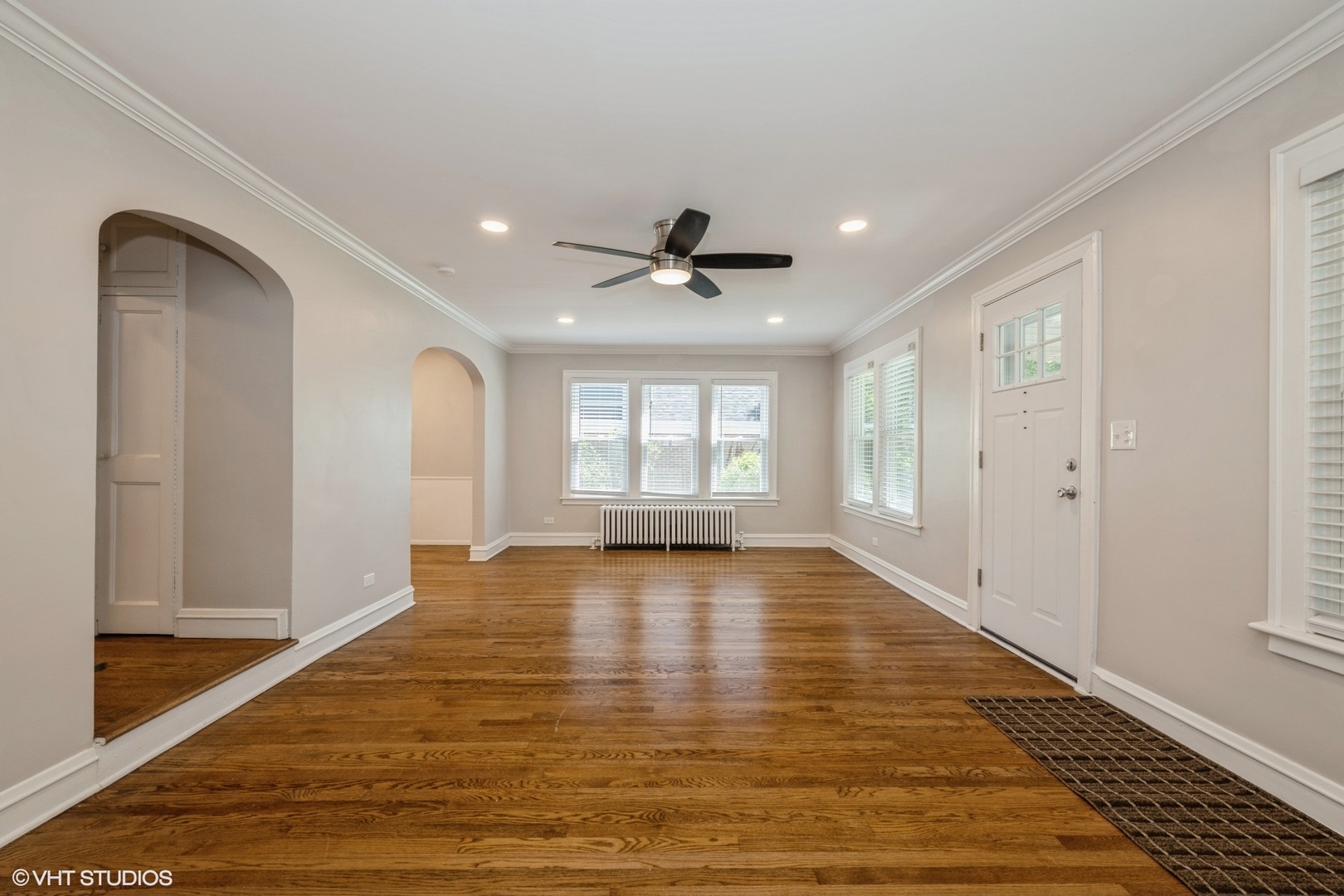 125 S Central Avenue Property Photo 3