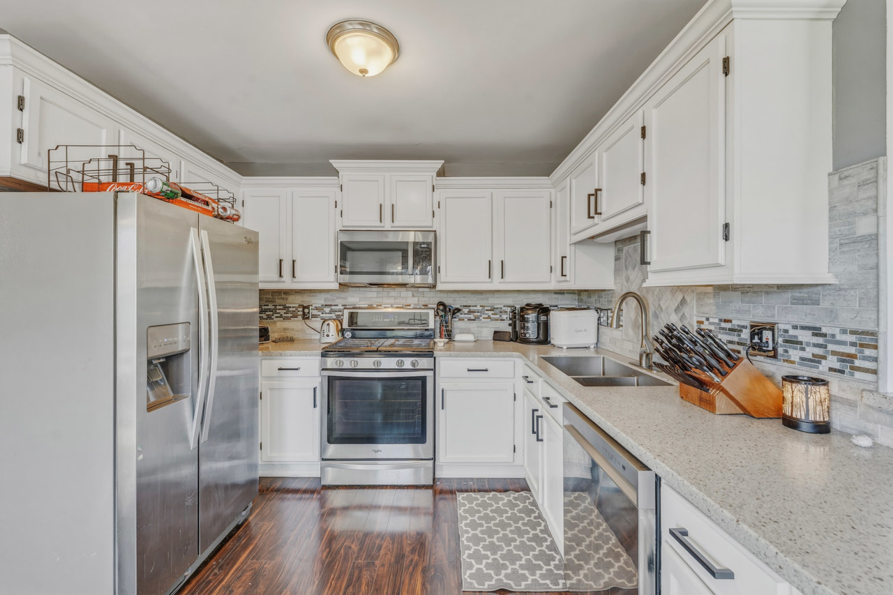 5004 Glenbrook Trail Property Photo 11