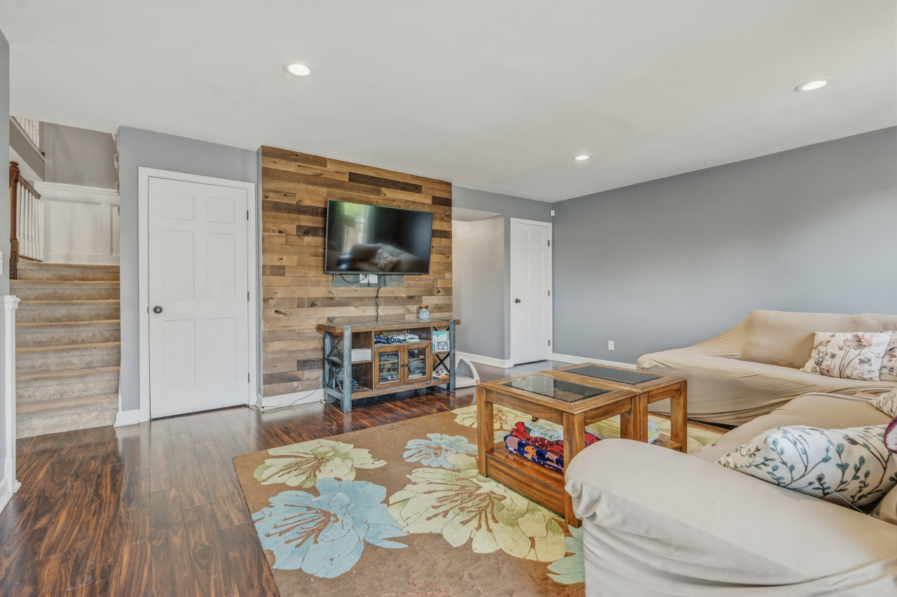5004 Glenbrook Trail Property Photo 12