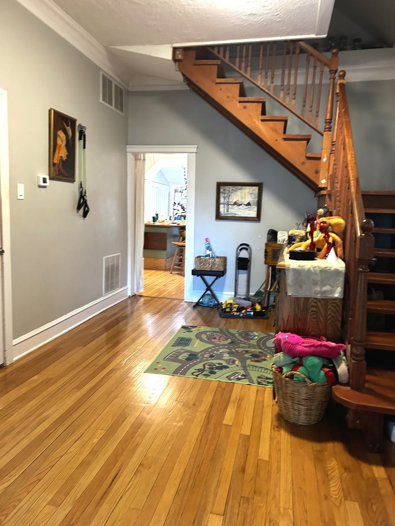2529 W 39th Place Property Photo 2