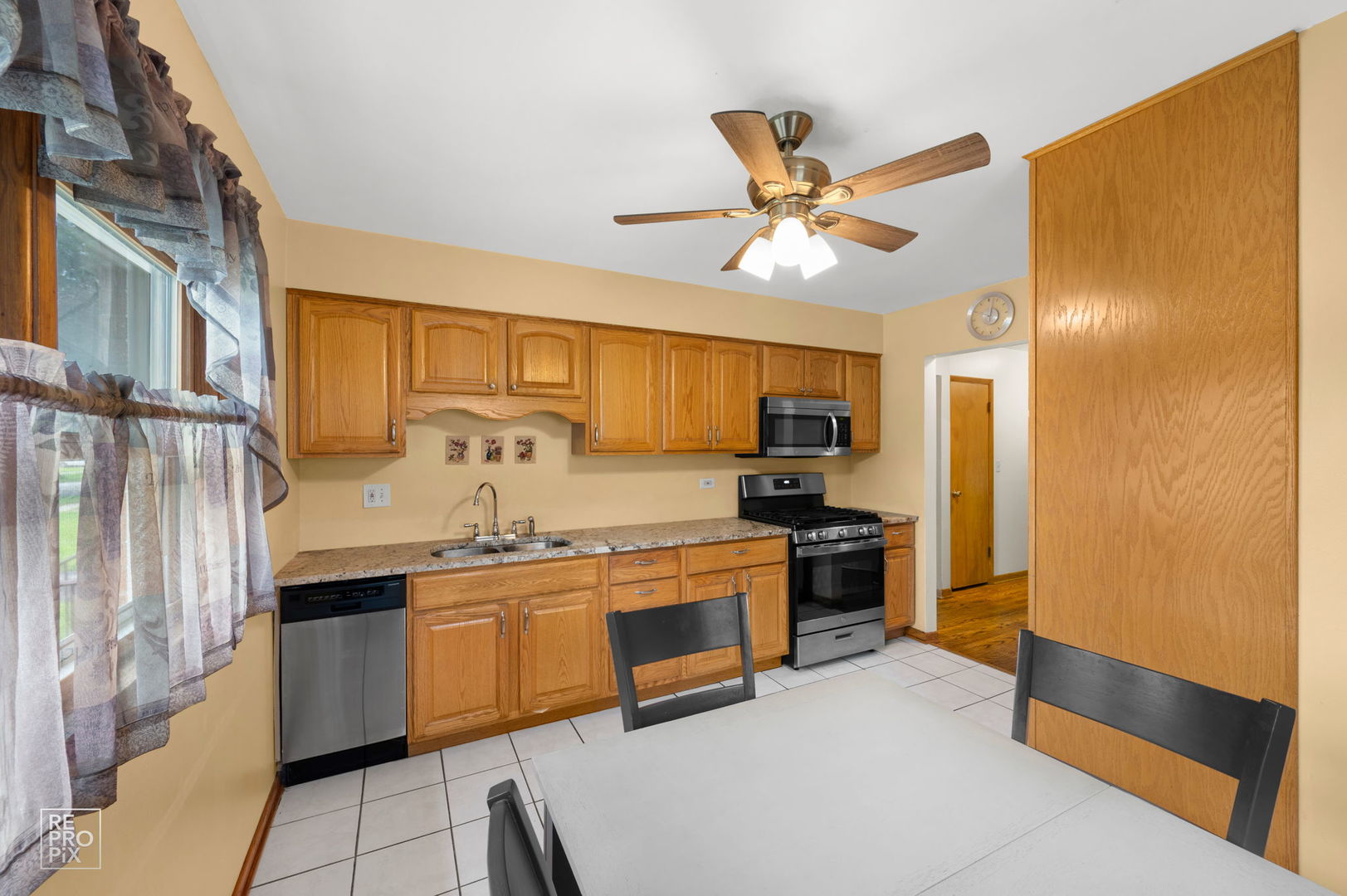 185 Judson Street Property Photo 4