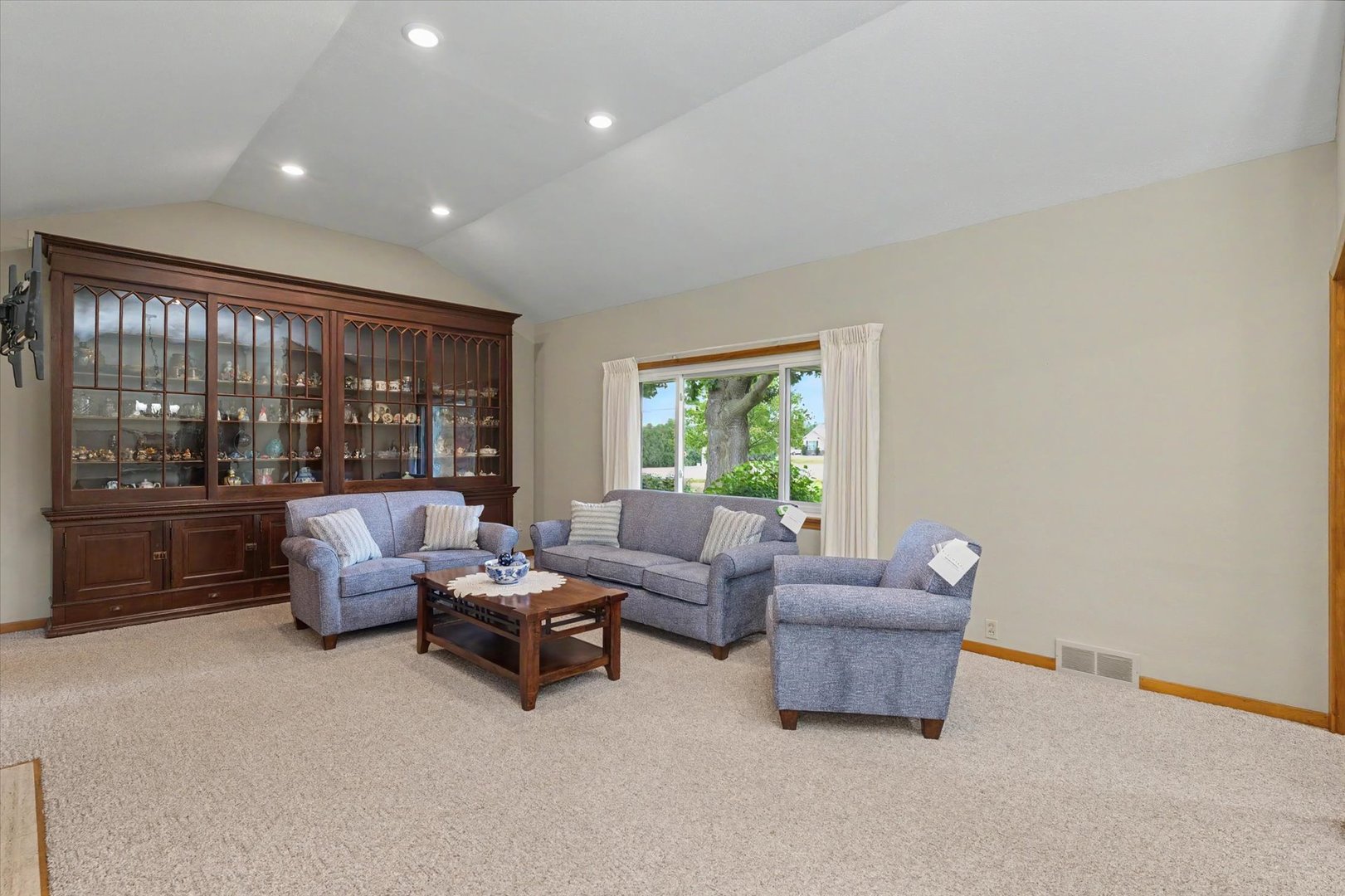1123 N Sangamon Avenue Property Photo 12
