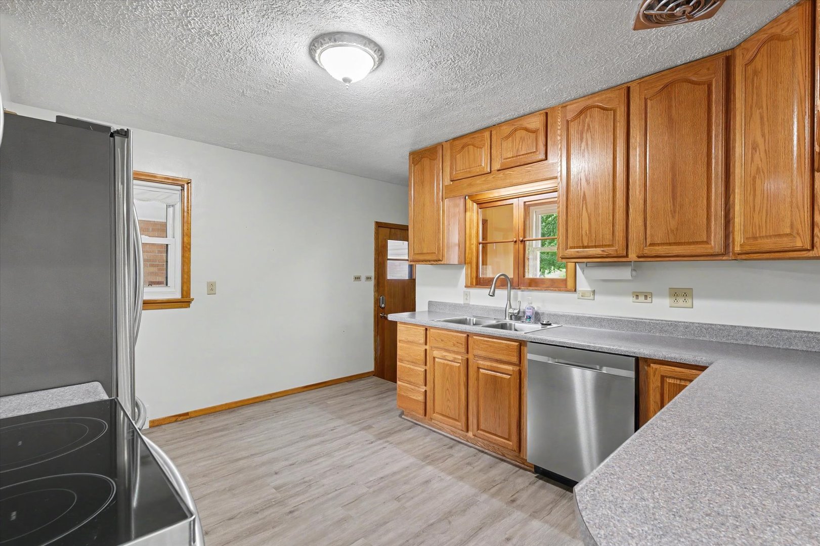 1123 N Sangamon Avenue Property Photo 17