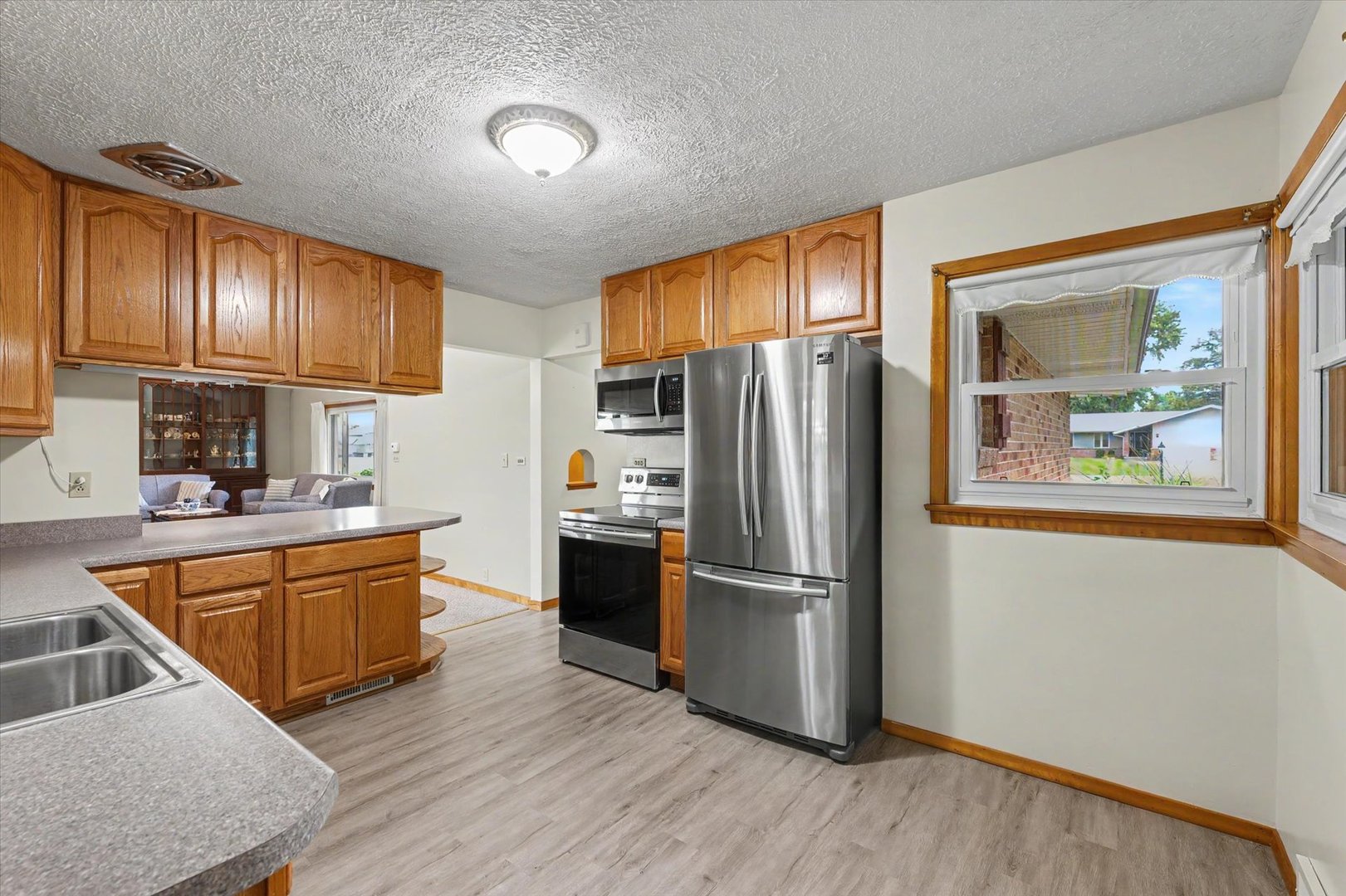 1123 N Sangamon Avenue Property Photo 18