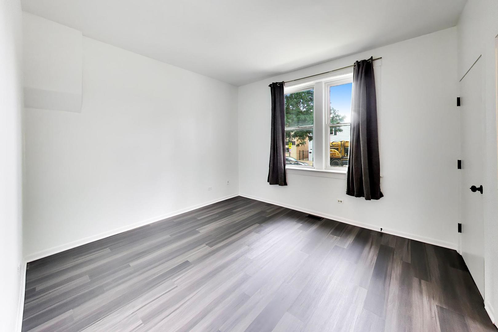 2811 Ridgeland Avenue Property Photo 4