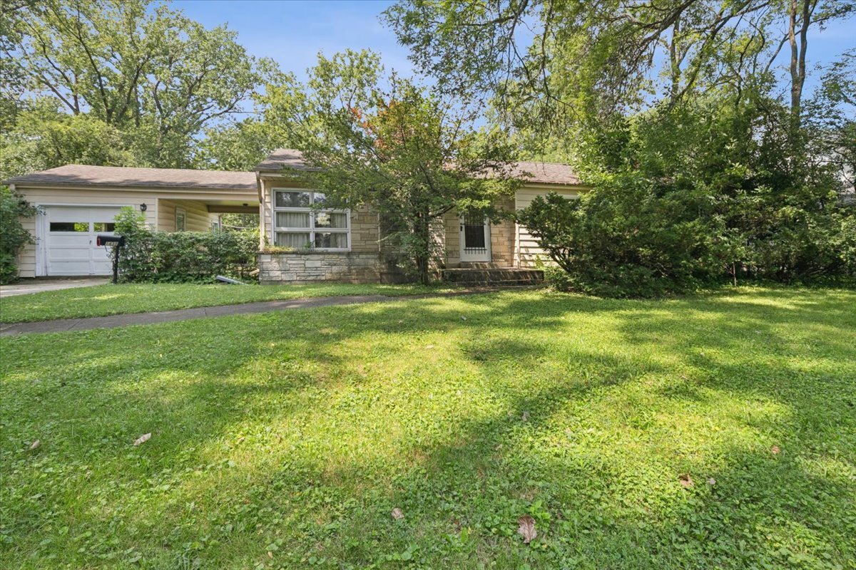 1438 N Sheridan Road Property Photo 2