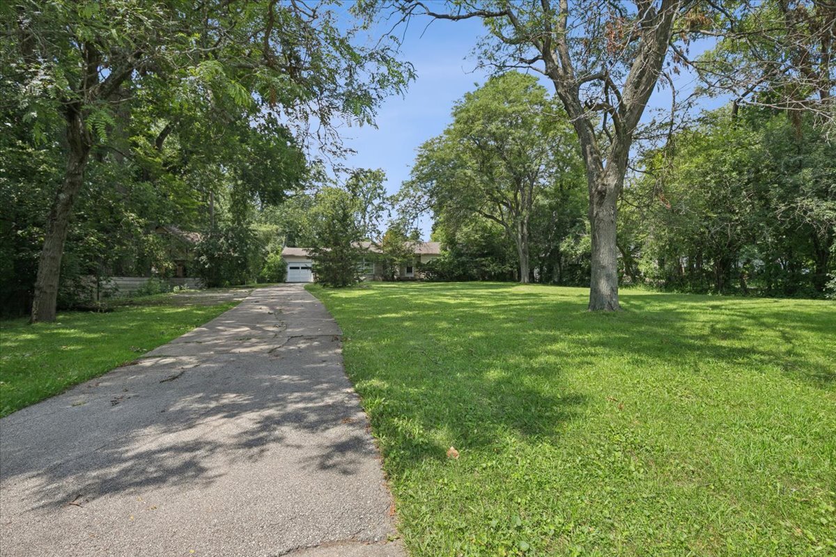1438 N Sheridan Road Property Photo 7