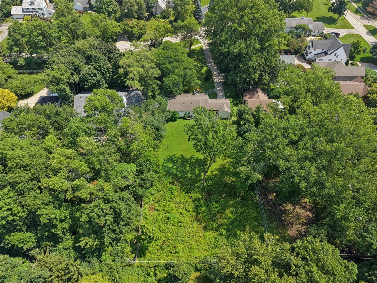 1438 N Sheridan Road Property Photo 10