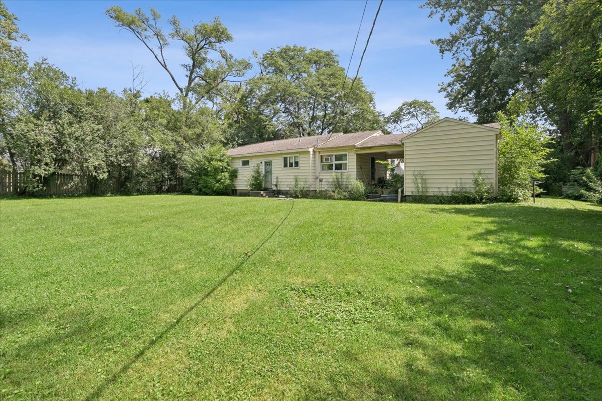1438 N Sheridan Road Property Photo 12
