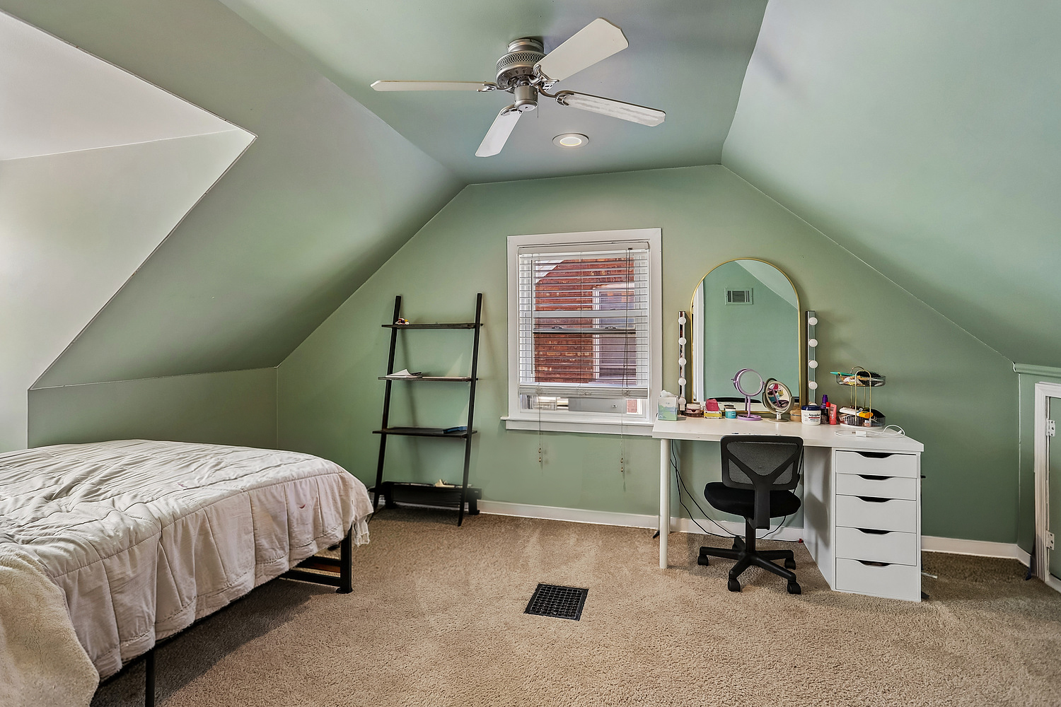 10250 S Turner Avenue Property Photo 17