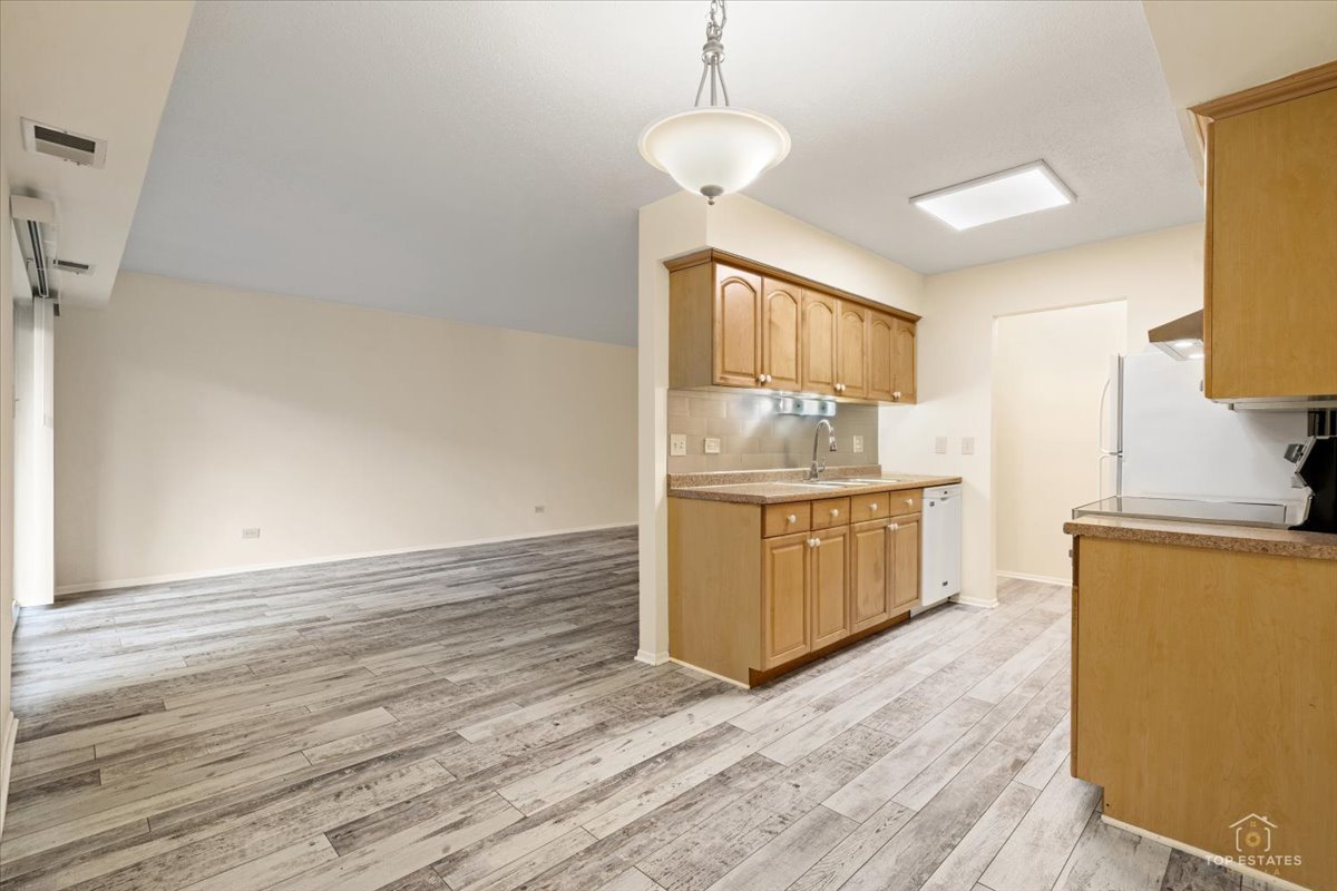 909 Buccaneer Drive 3 Property Photo 8