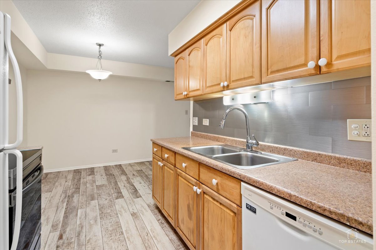 909 Buccaneer Drive 3 Property Photo 12