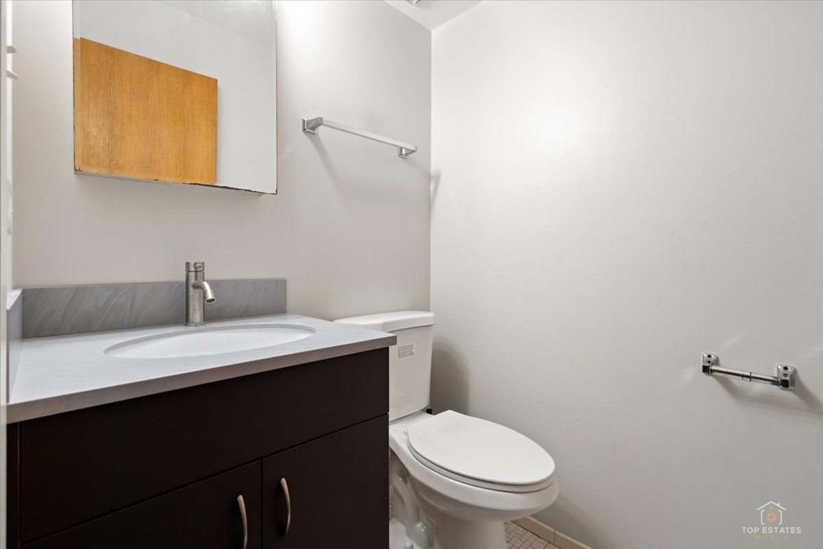 909 Buccaneer Drive 3 Property Photo 16