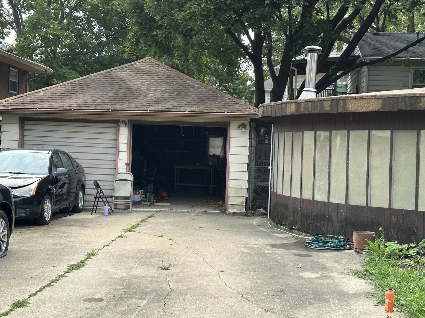404 E 9th Street Property Photo 6