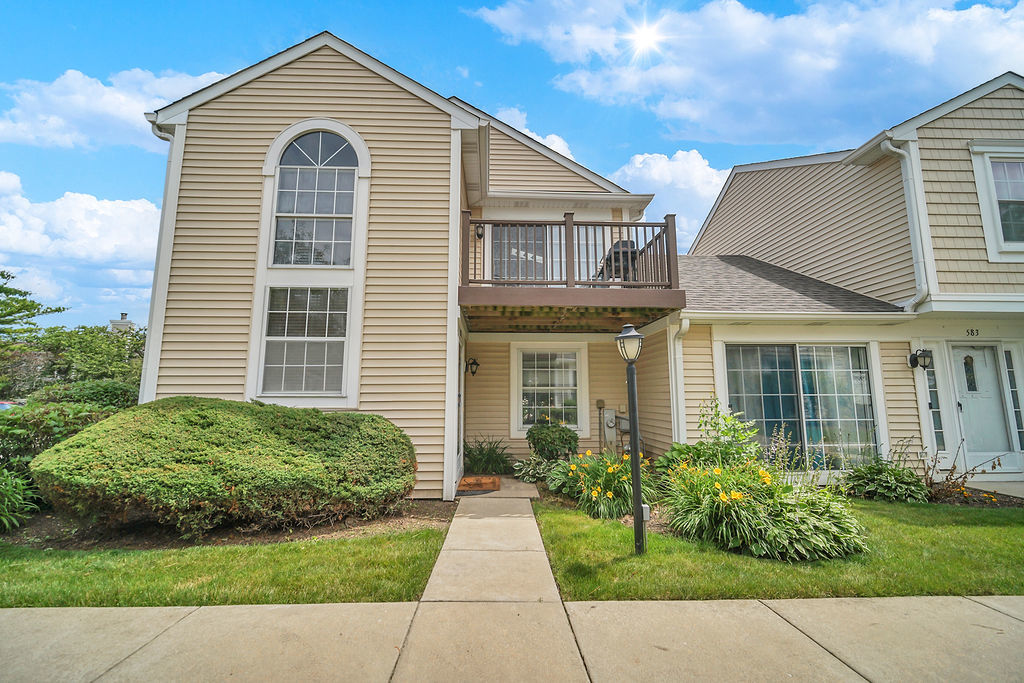 581 Le Parc Circle 581 Property Photo 1