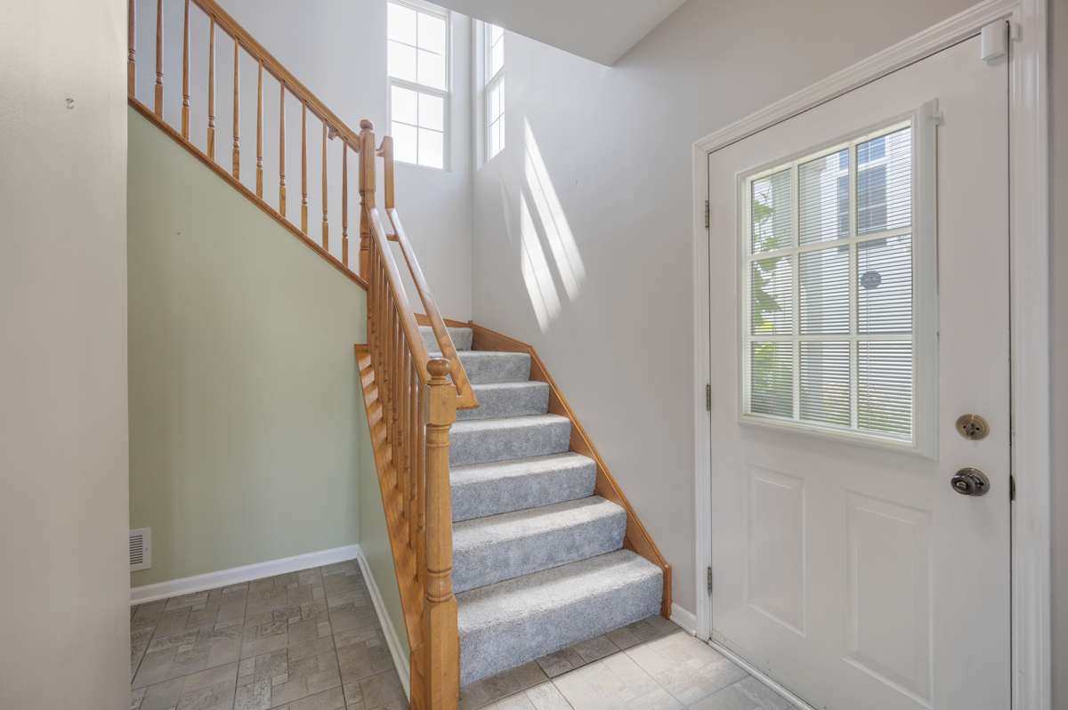 1829 Golden Gate Lane Property Photo 3