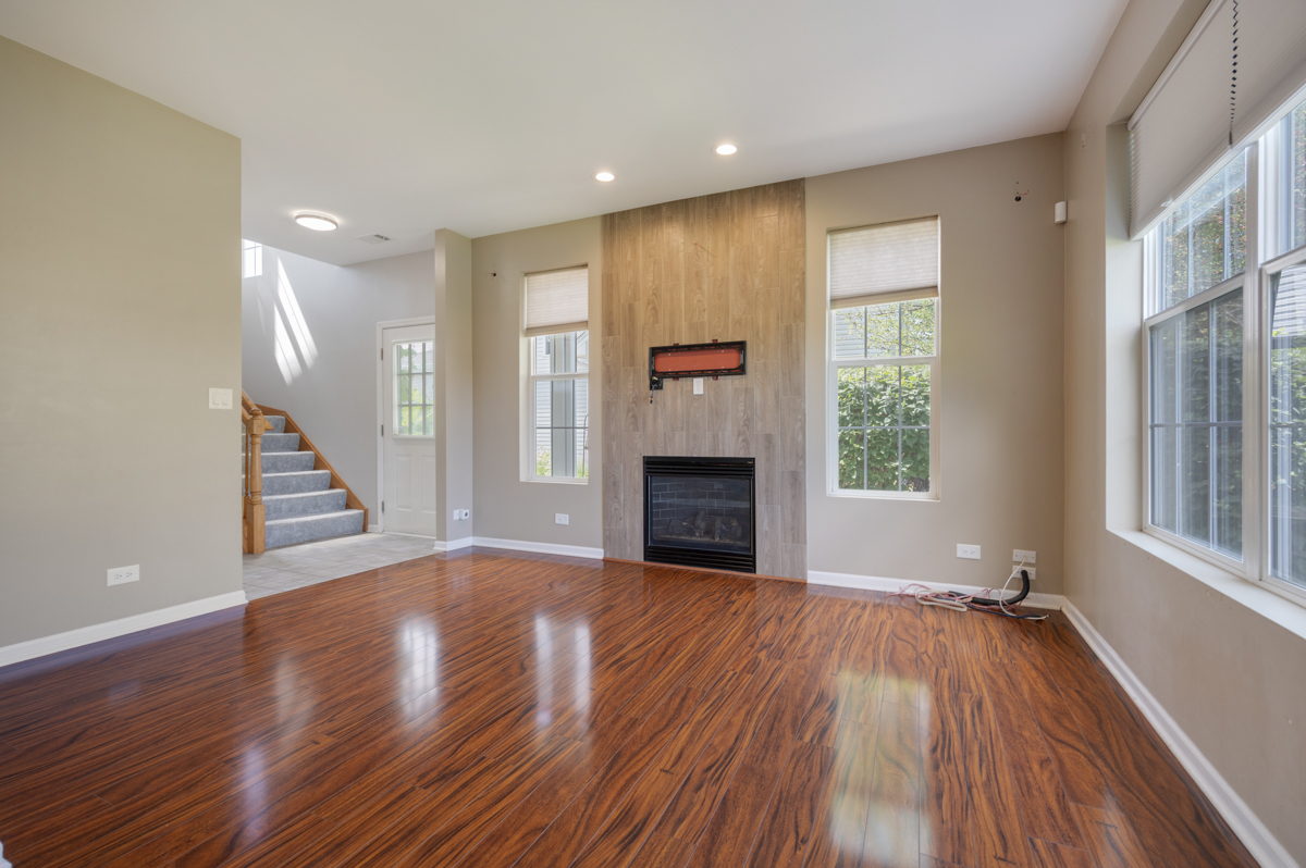 1829 Golden Gate Lane Property Photo 4