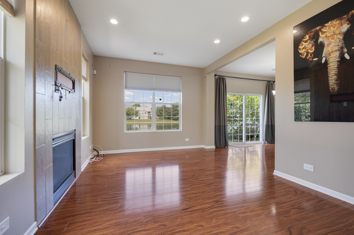 1829 Golden Gate Lane Property Photo 5