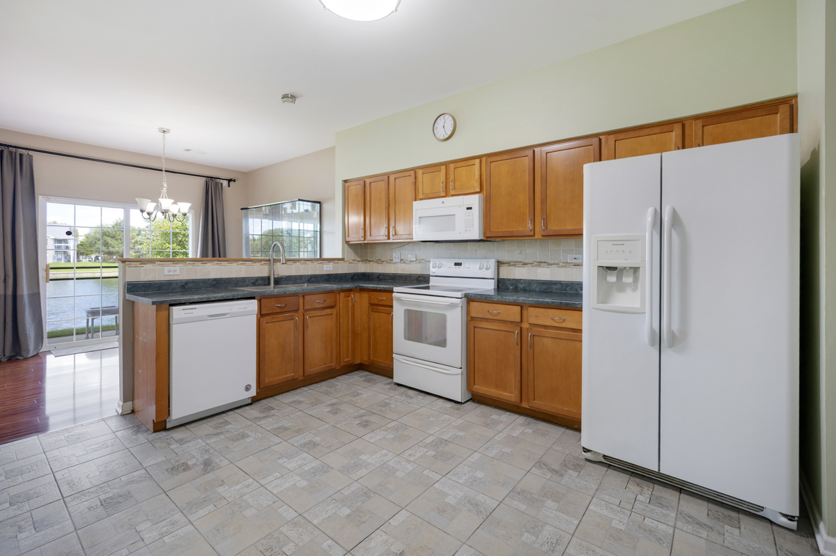 1829 Golden Gate Lane Property Photo 10