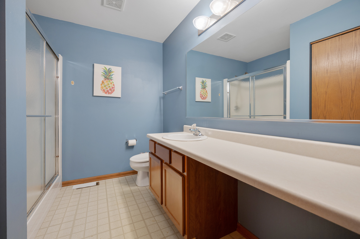 1829 Golden Gate Lane Property Photo 18