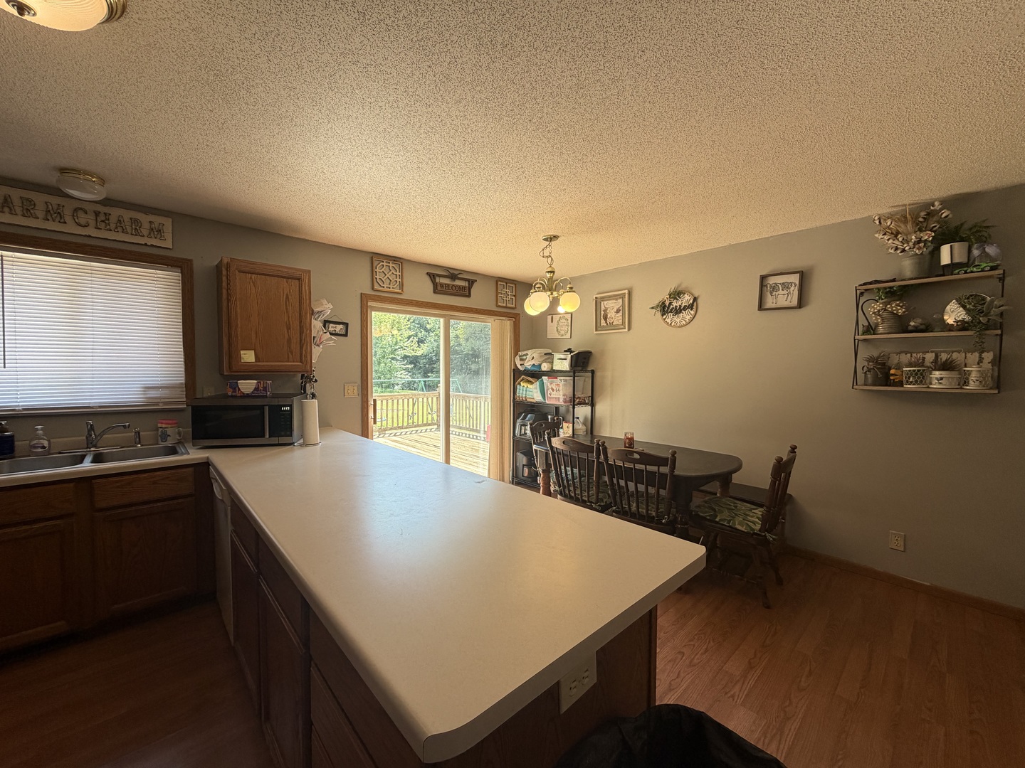 2218 S Thompsonville Road Property Photo 8