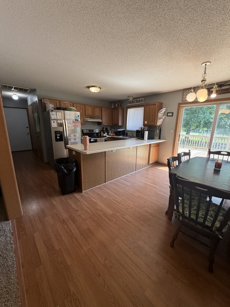 2218 S Thompsonville Road Property Photo 11