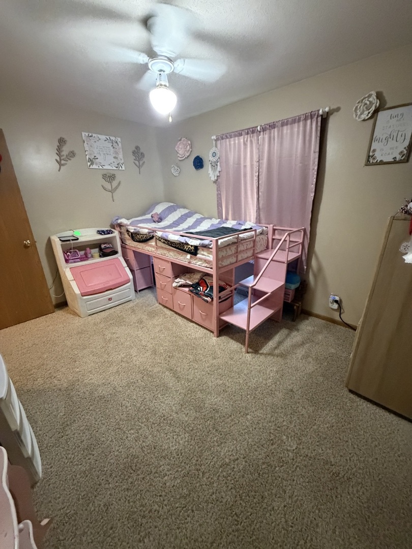 2218 S Thompsonville Road Property Photo 18