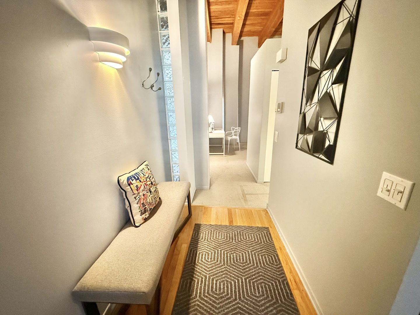 1122 W Newport Avenue 1a Property Photo 6