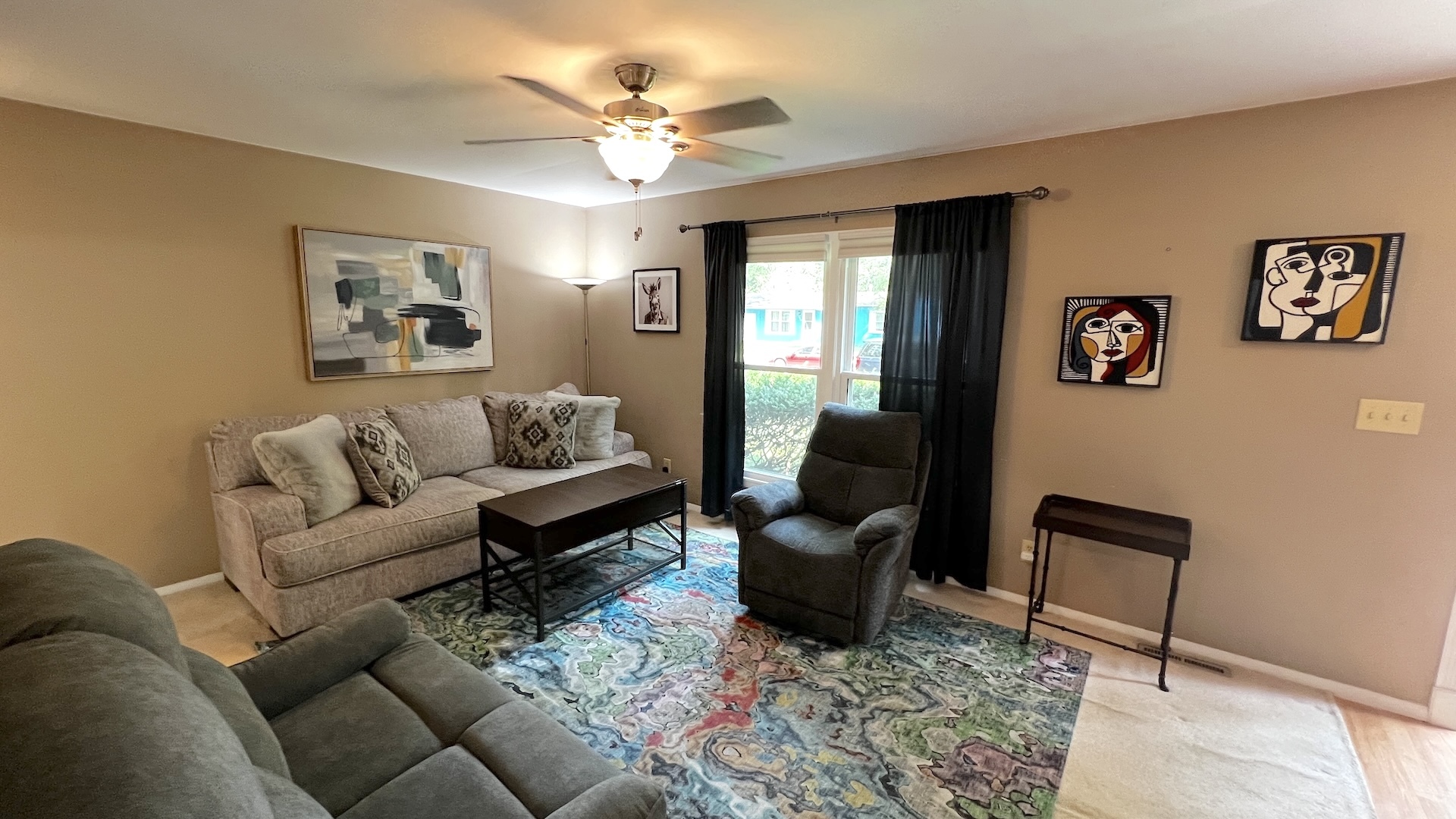 2603 Trafalgar Square Property Photo 4