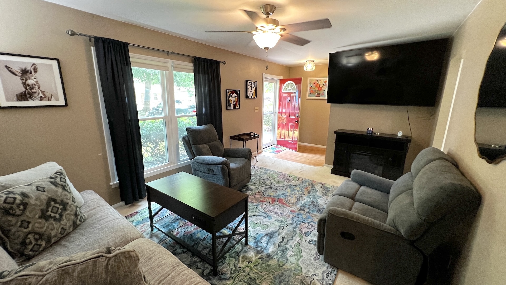2603 Trafalgar Square Property Photo 5
