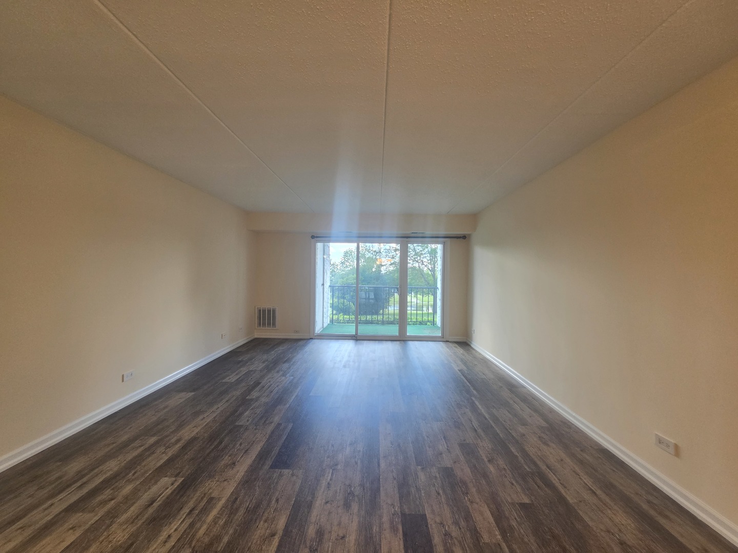 375 Plum Creek Drive 103 Property Photo 18