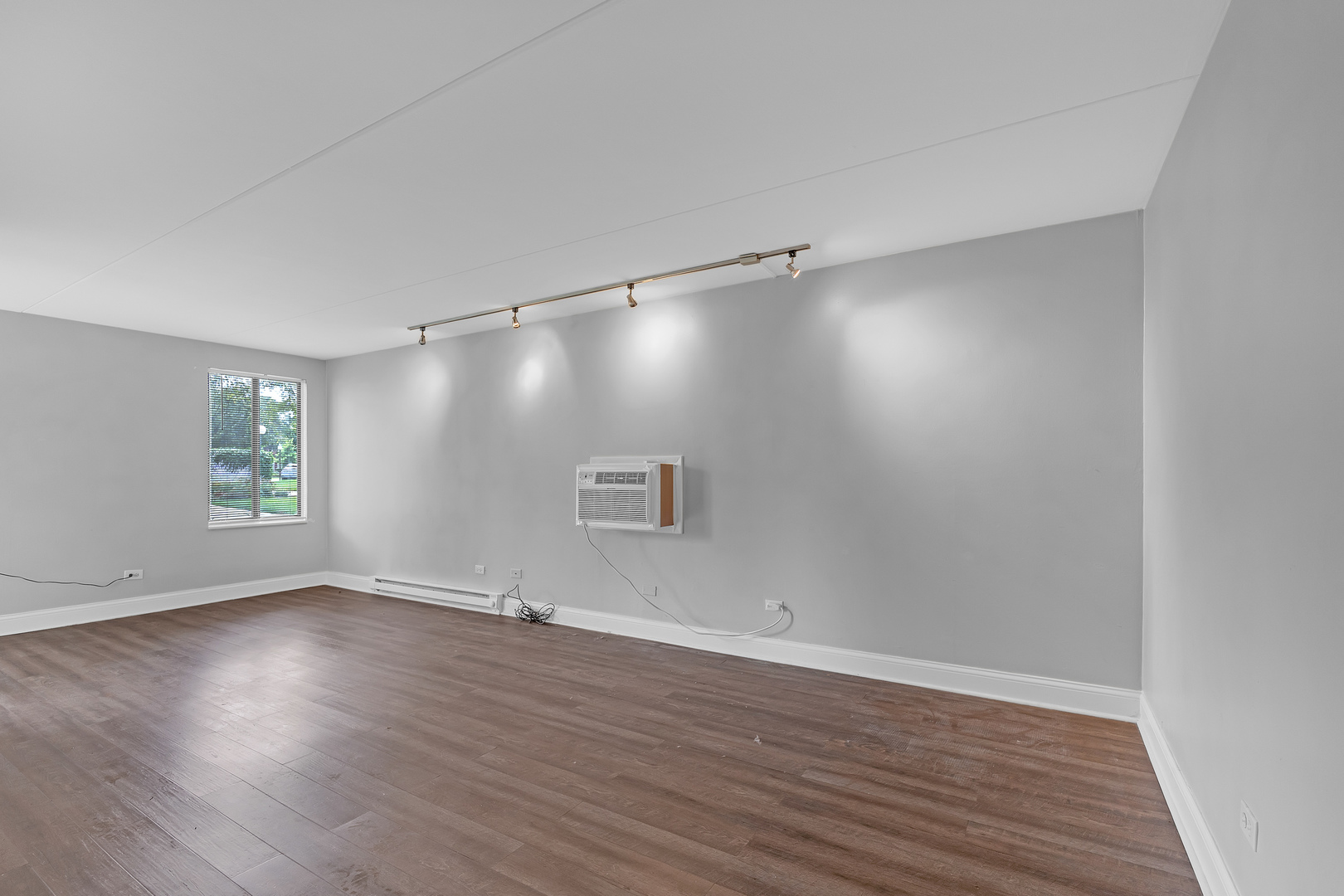 322 W Miner Street 1c Property Photo 3