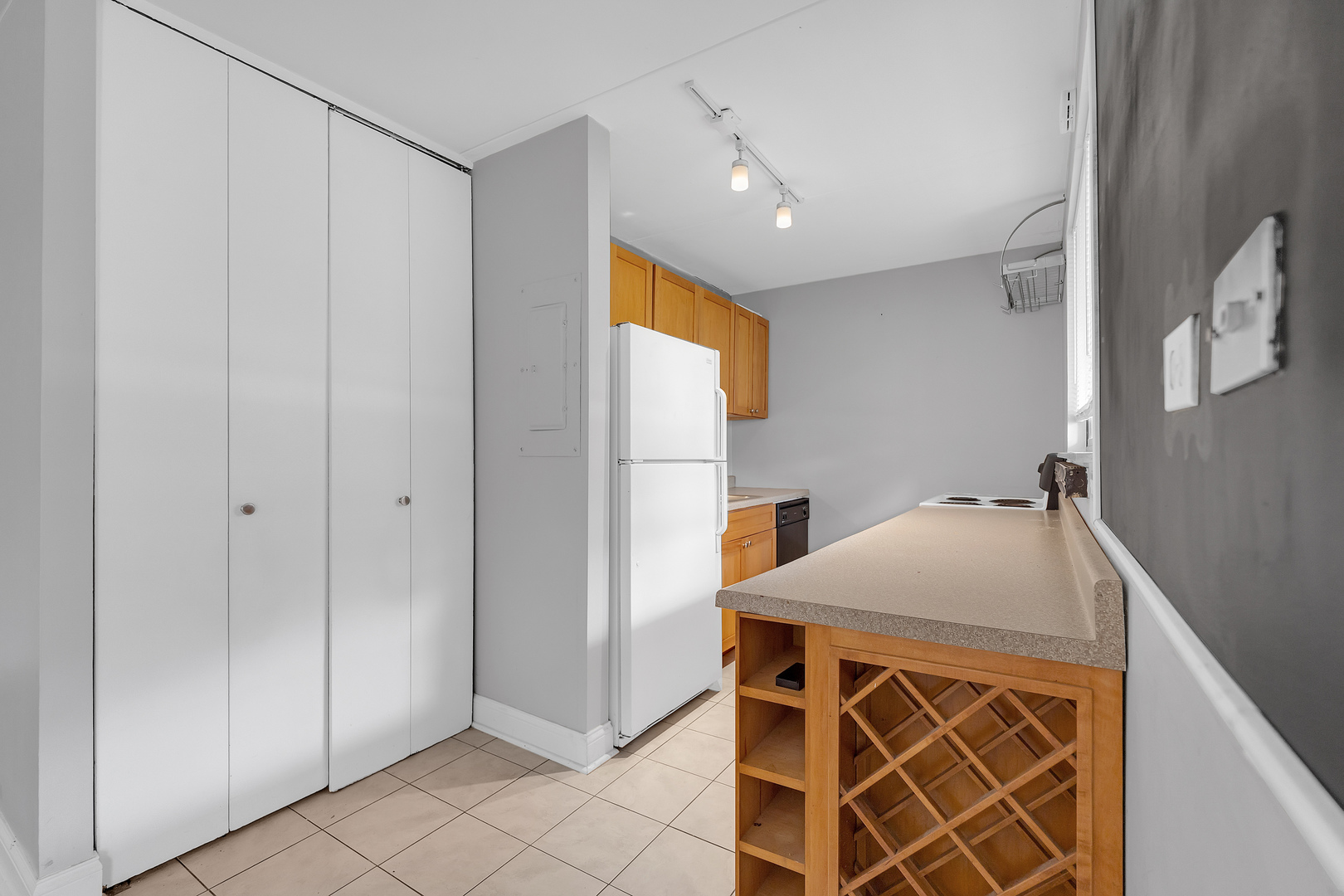 322 W Miner Street 1c Property Photo 10