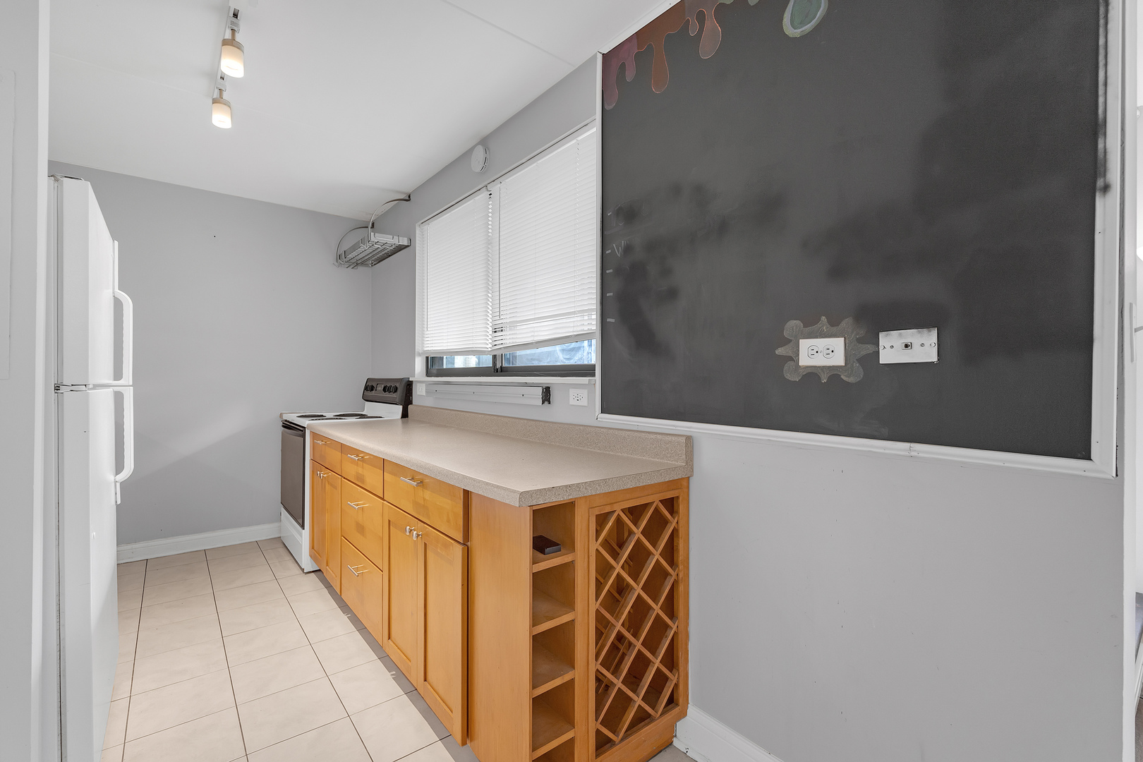 322 W Miner Street 1c Property Photo 11