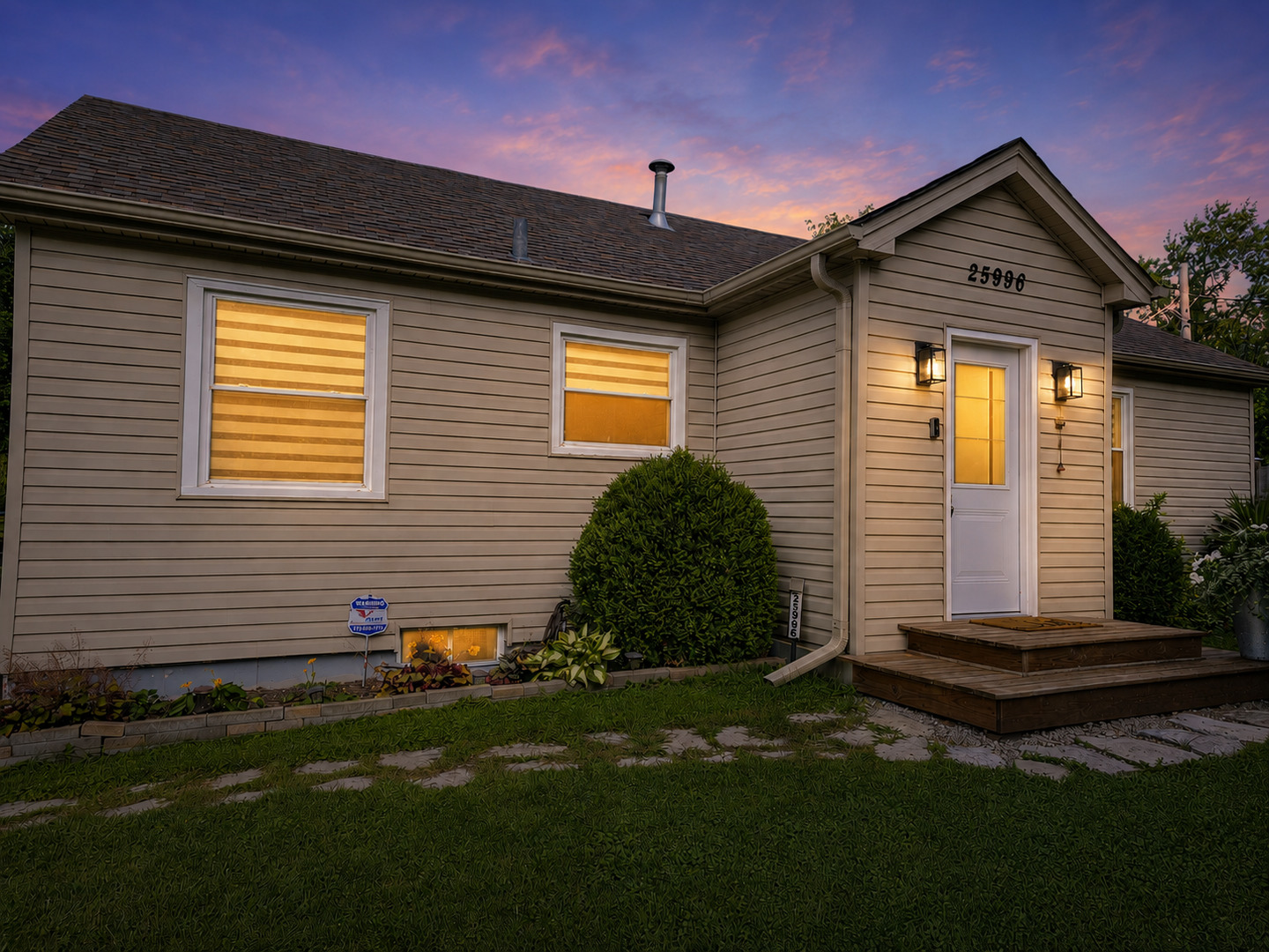 25996 W Indian Trail Road Property Photo 1