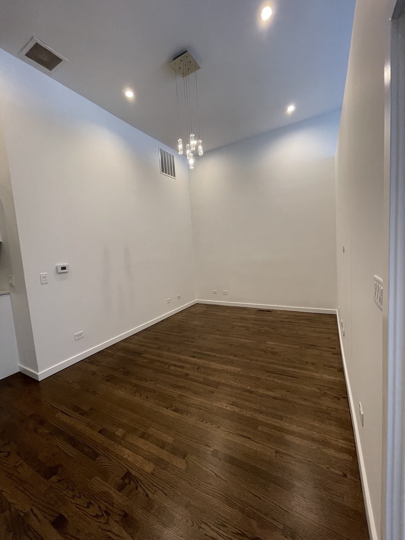 1451 N Ashland Avenue S Property Photo 5