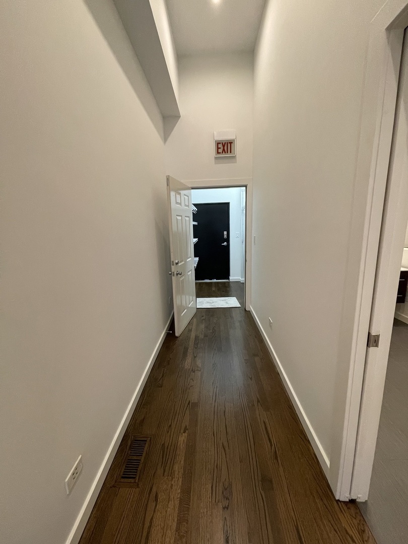 1451 N Ashland Avenue S Property Photo 11