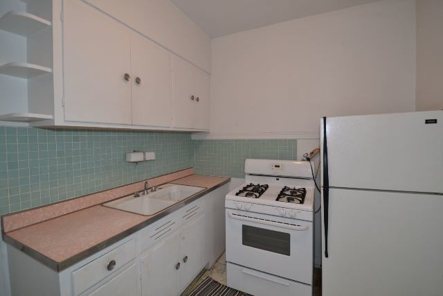 5021 N Winchester Avenue 2 Property Photo 3