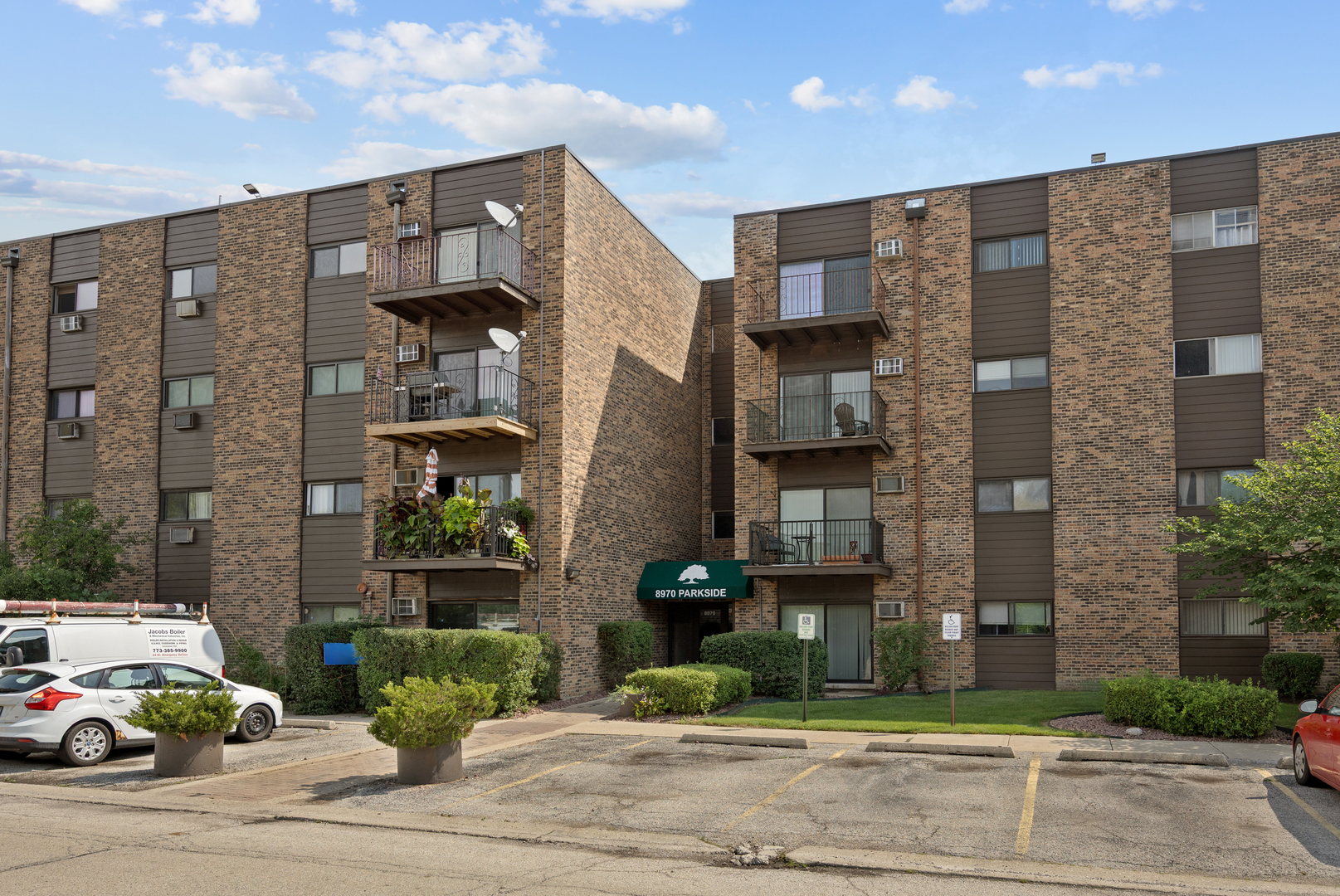 8970 N Parkside Avenue 304 Property Photo 1