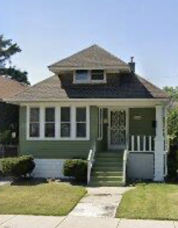 10216 S Perry Avenue Property Photo 1