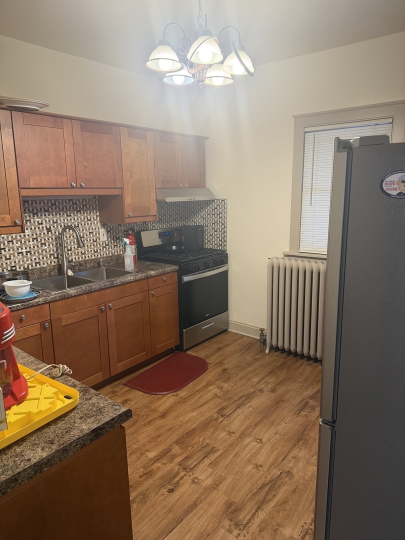 10216 S Perry Avenue Property Photo 6