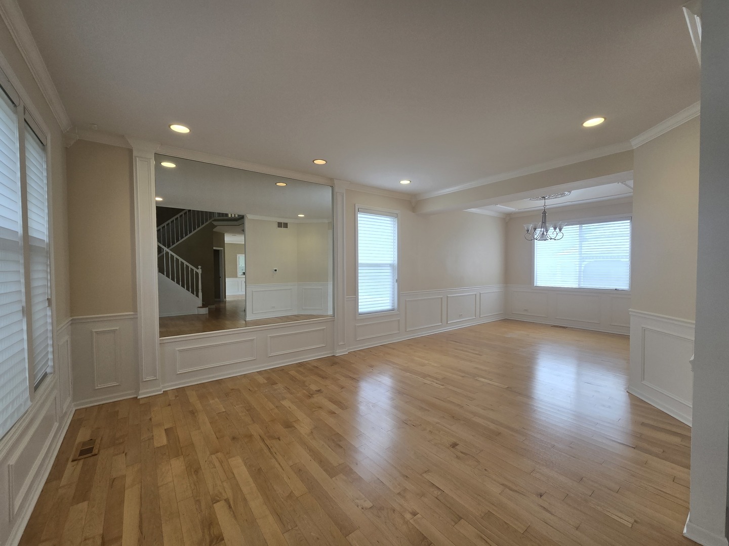 217 Lexington Court Property Photo 3