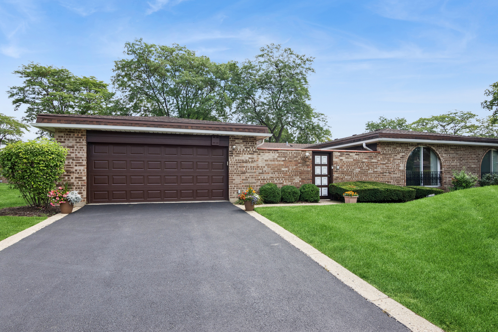 2417 Salceda Drive Property Photo 1