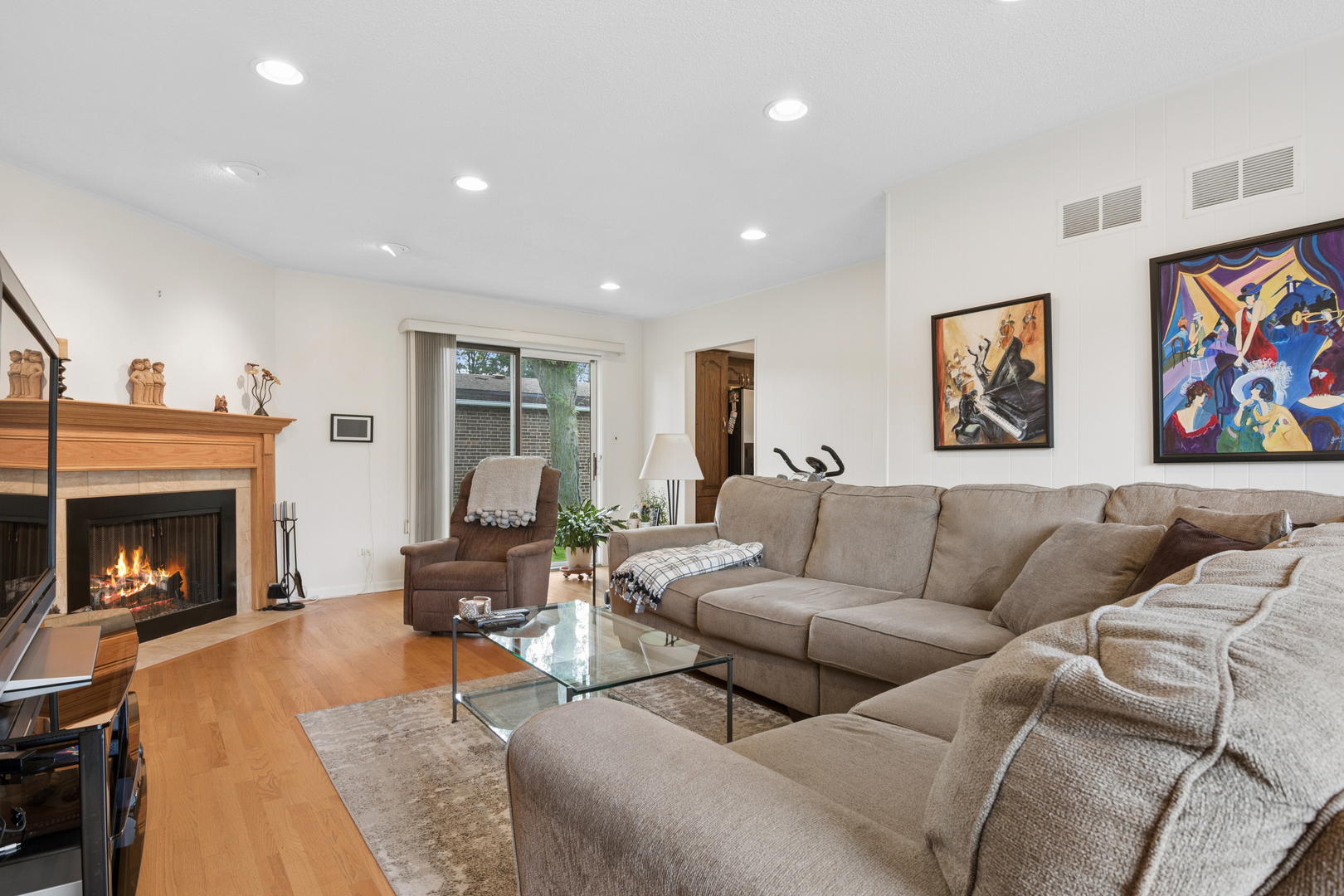 2417 Salceda Drive Property Photo 4