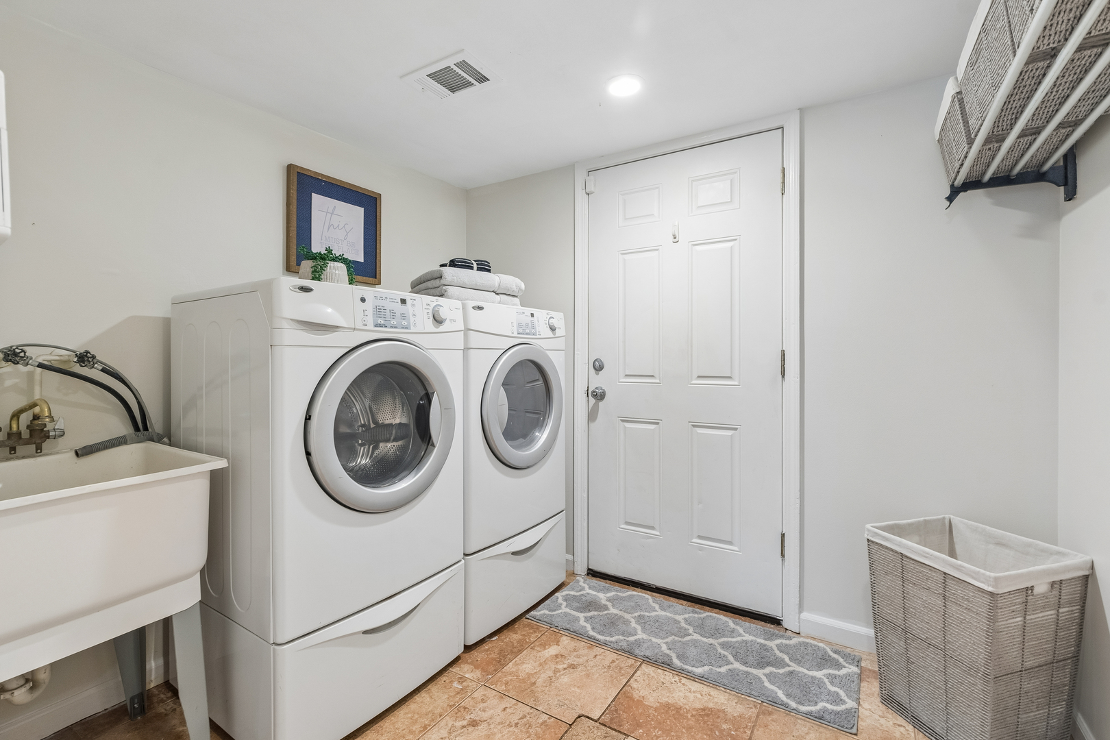 17618 Stonebridge Drive Property Photo 13