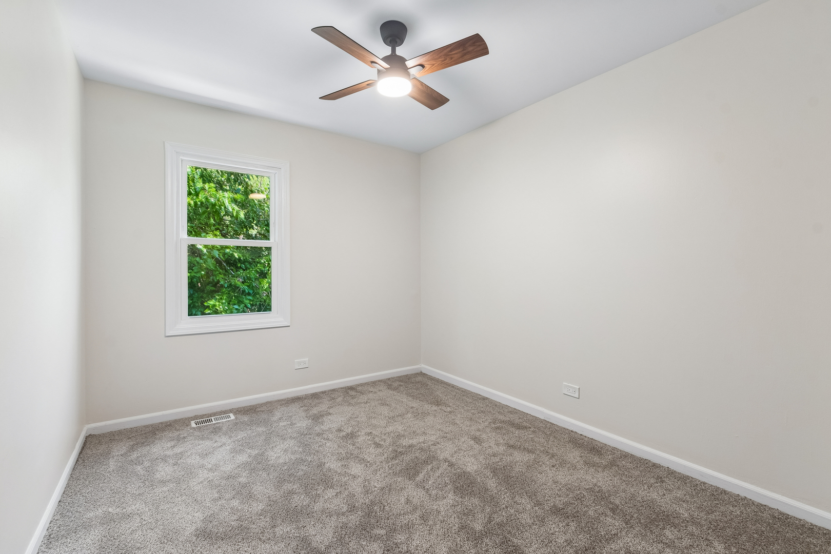 17618 Stonebridge Drive Property Photo 15
