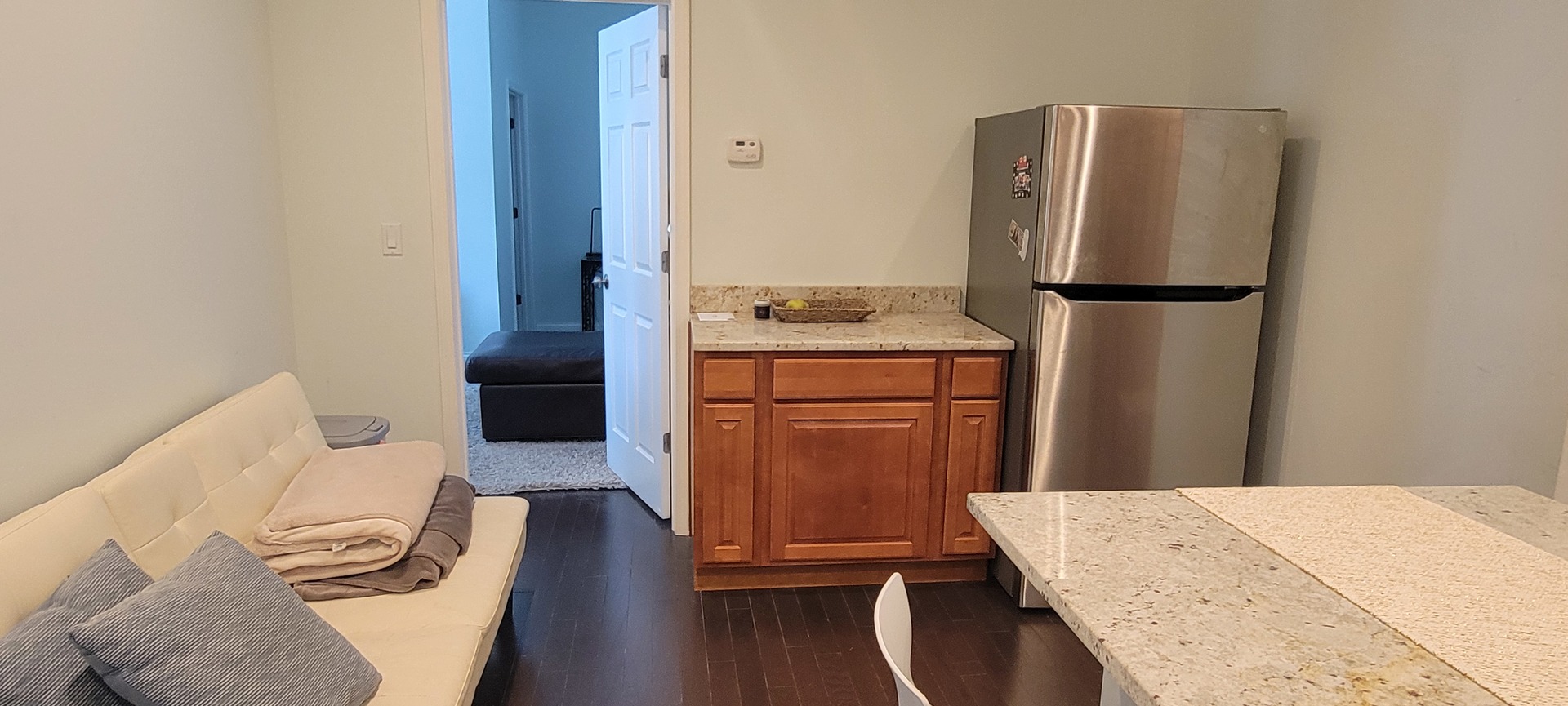 930 W Belmont Avenue 201 Property Photo 6