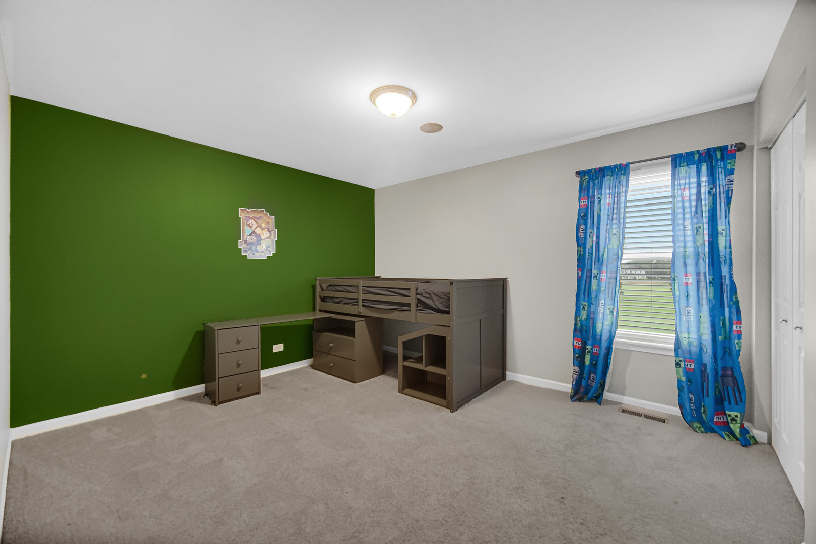 13300 Flagg Drive Property Photo 12